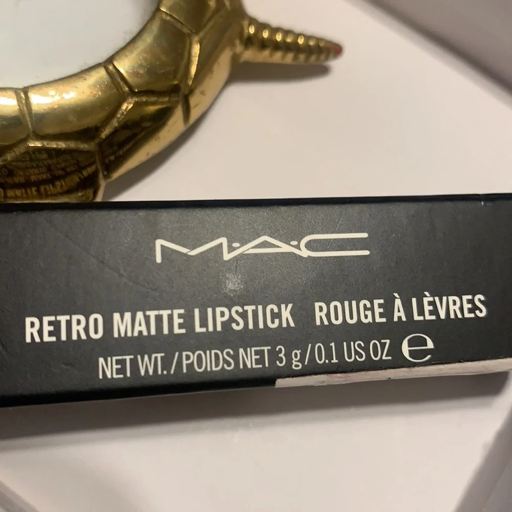 MAC LIPSTICK, RETRO MATTE RELENTLESSLY RED, A65